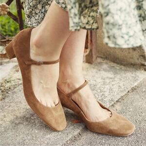 Doen Tabac Suede Mary Jane Pumps Low Heel Buckle Strap NWOB Cottagecore Sz 37.5